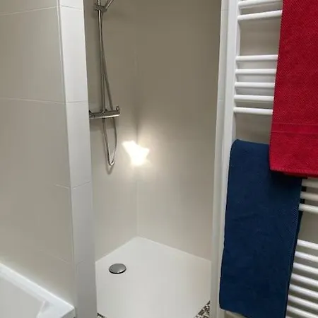 Très Belle Maison Moderne ,hyper Centre De *